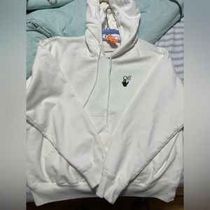 Pre owned- like new, only worn 2 times original off-white hoodie size XL..